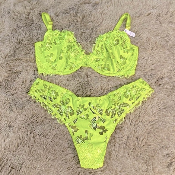 Victoria's Secret Other - VS Lingerie Set 32DD